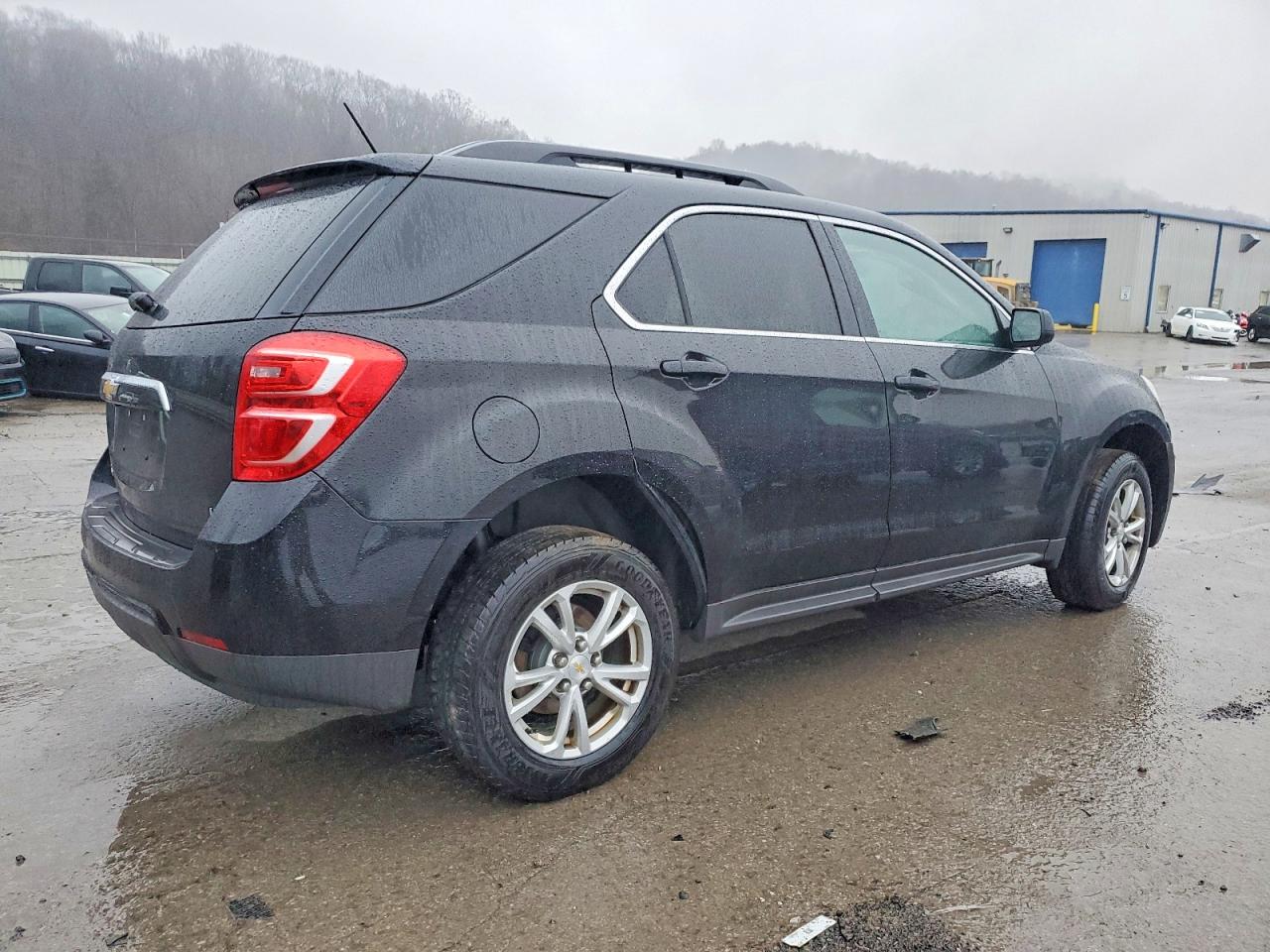 2017 CHEVROLET EQUINOX LT photo 3