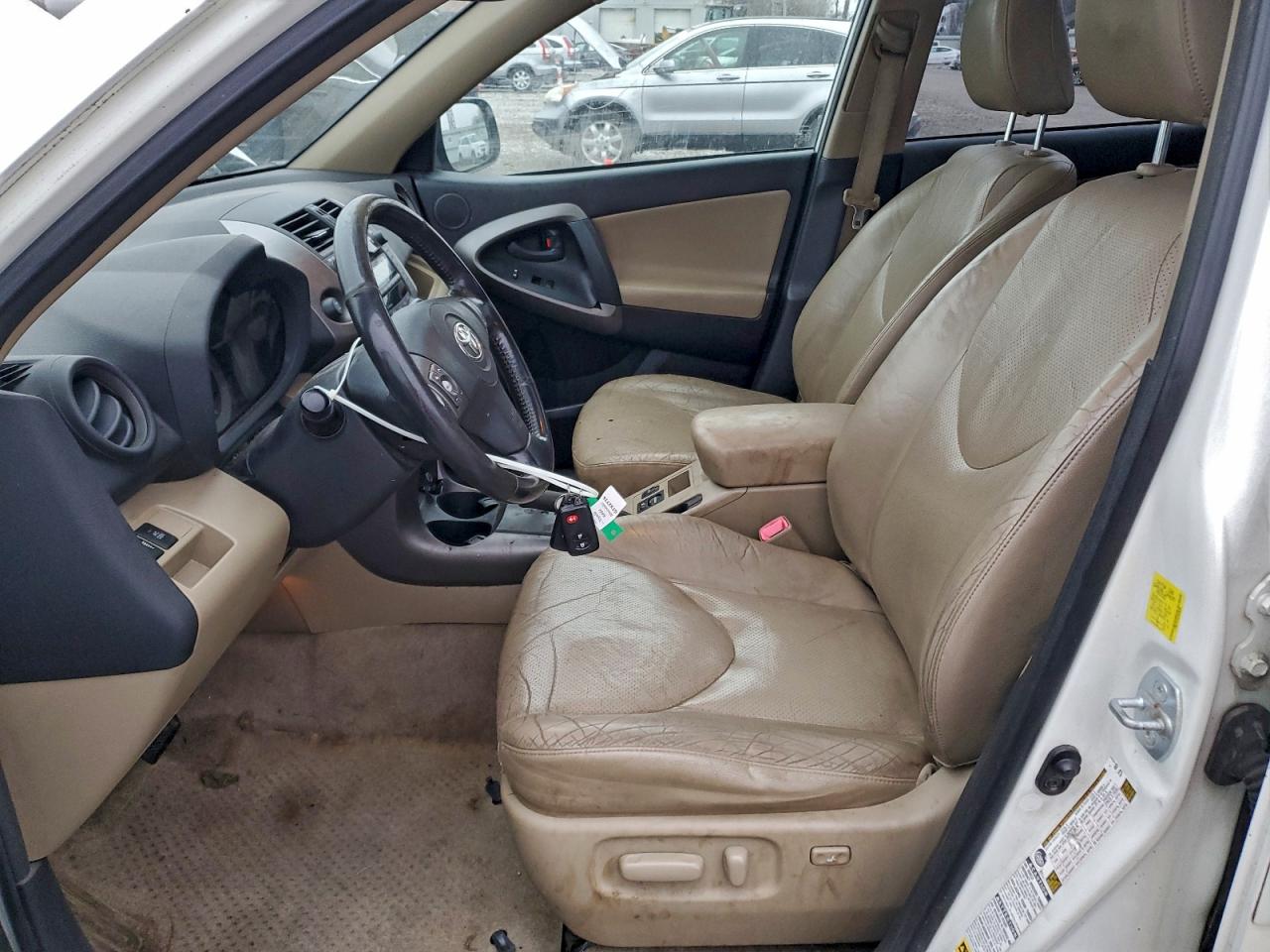 2010 TOYOTA RAV4 LIMITED photo 13