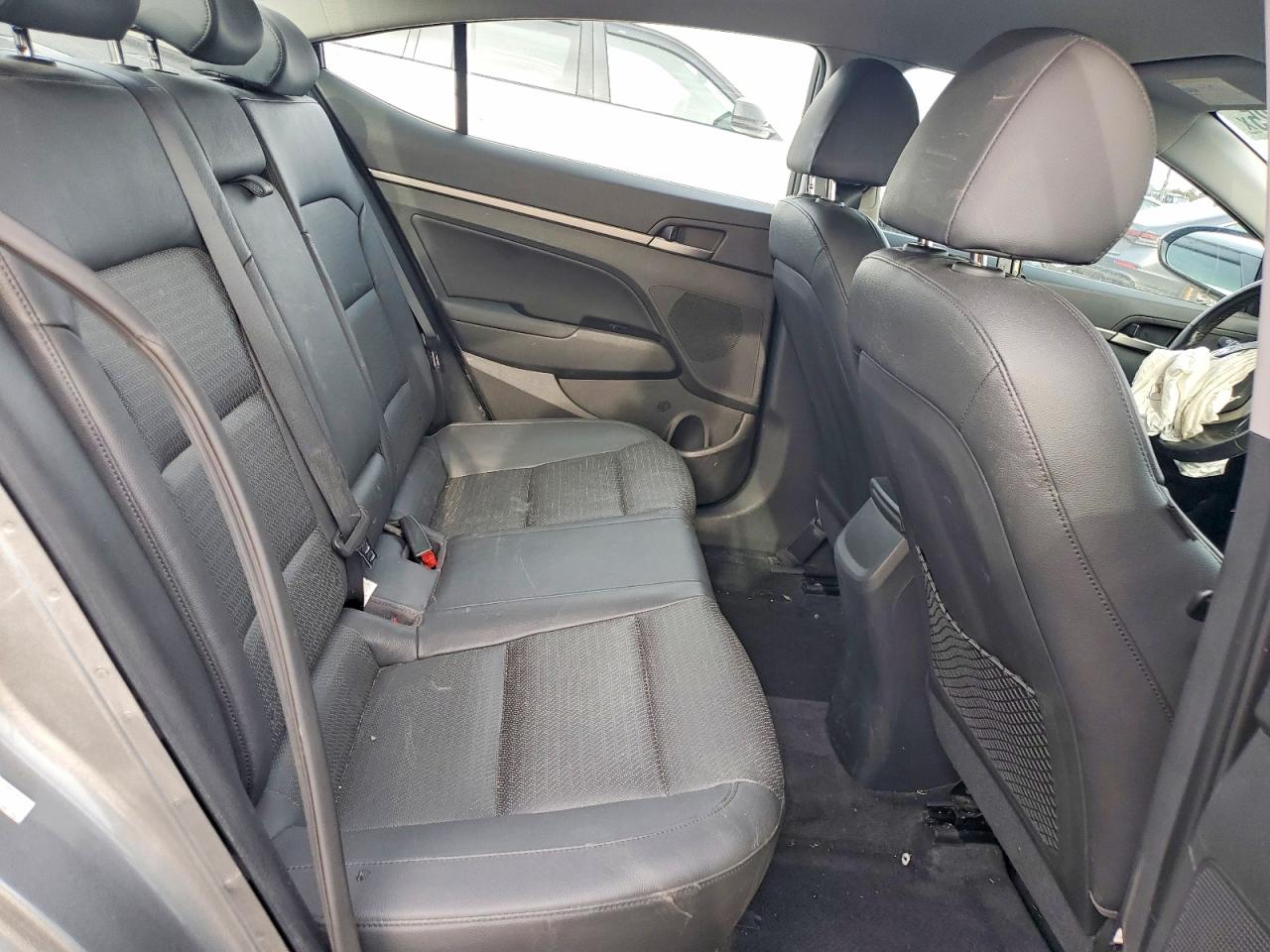 2017 HYUNDAI ELANTRA SE photo 10