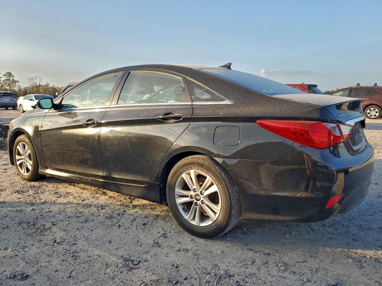 2014 HYUNDAI SONATA GLS photo 2