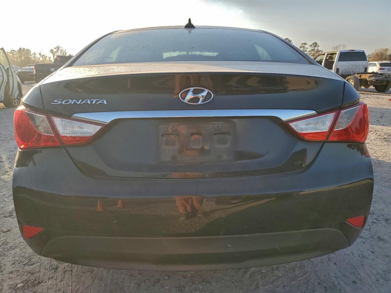 2014 HYUNDAI SONATA GLS photo 6