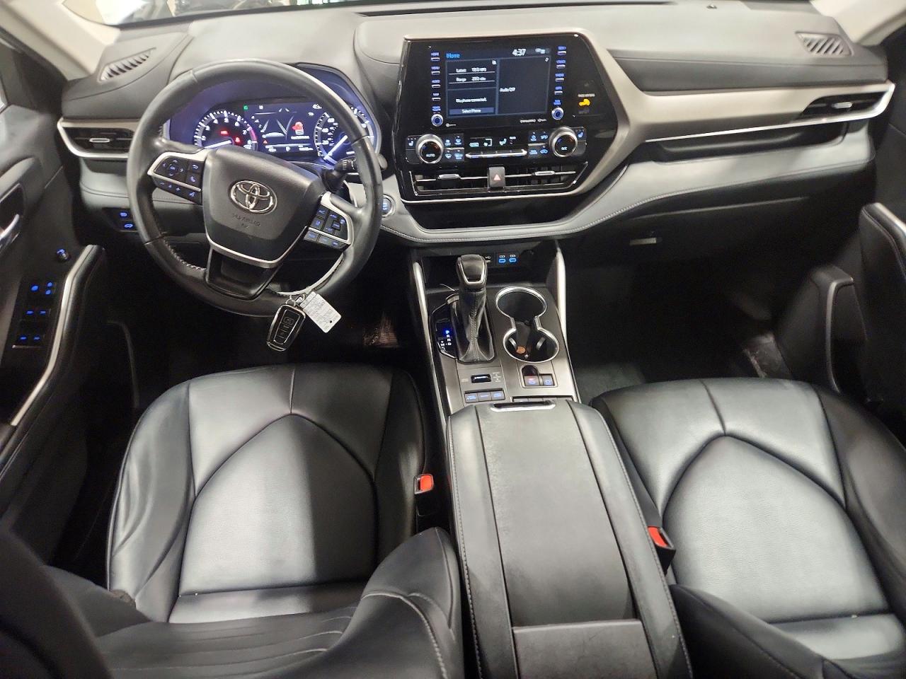 2022 TOYOTA HIGHLANDER XLE photo 22