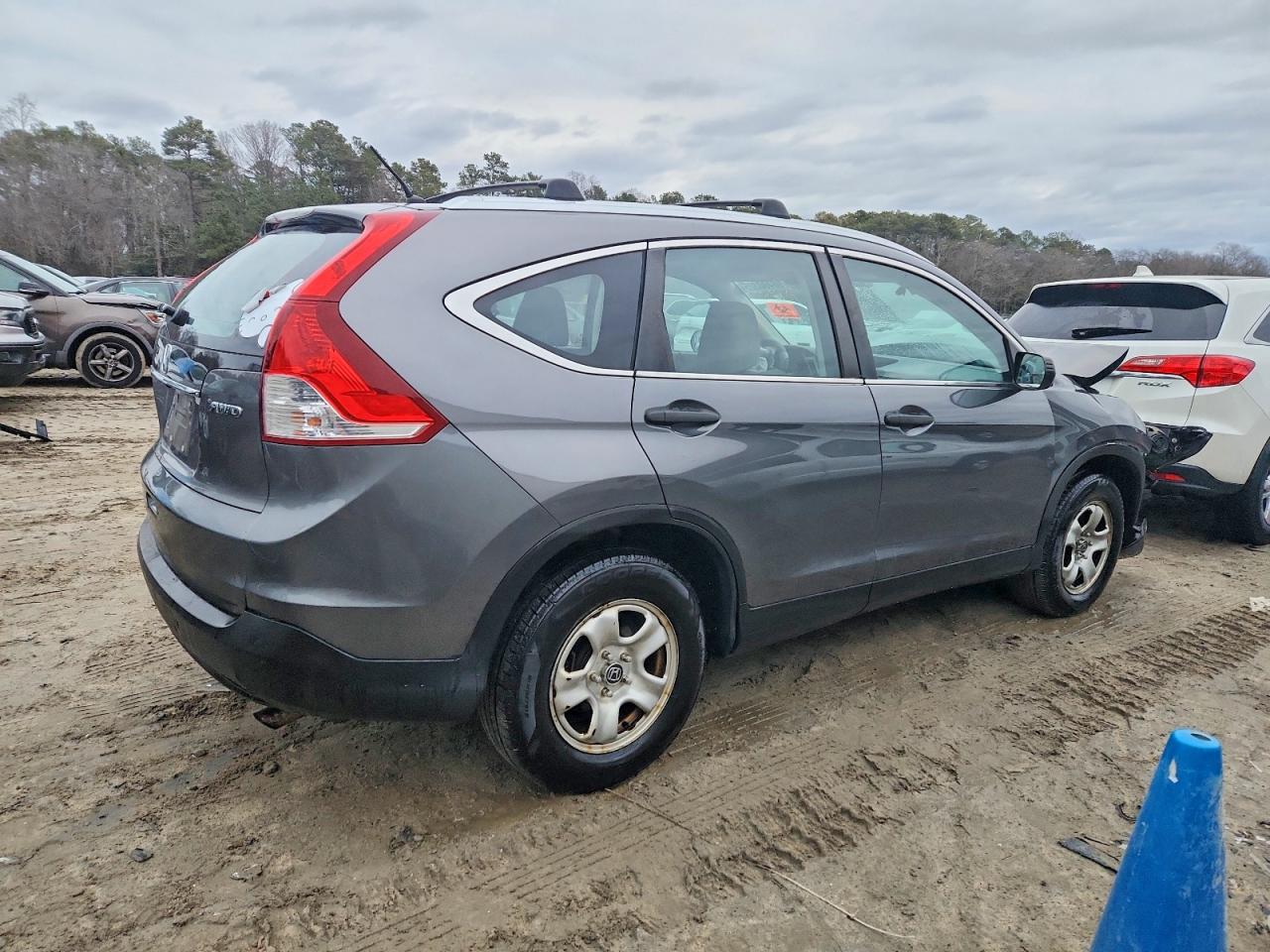 2014 HONDA CR-V LX photo 3