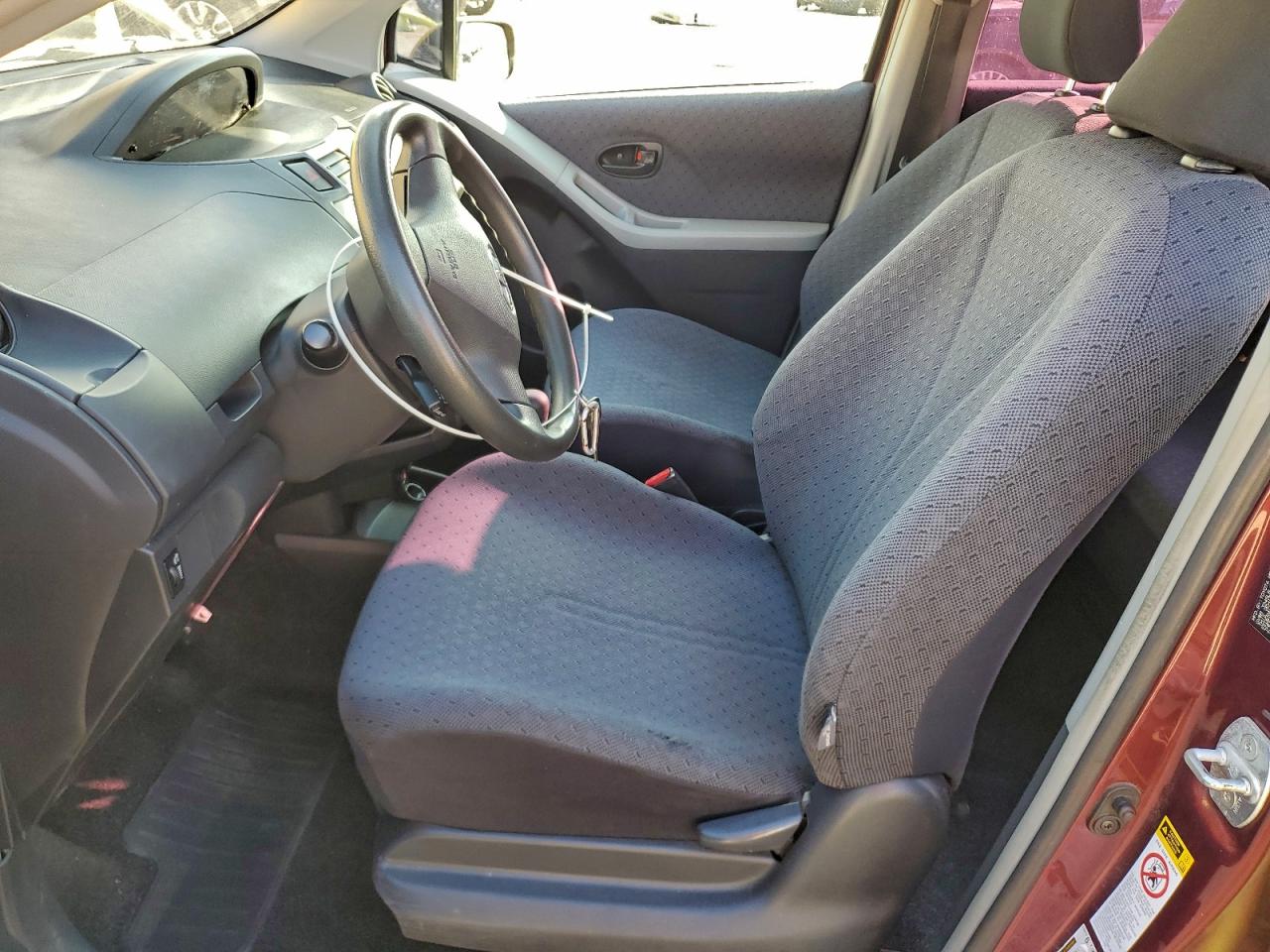 2009 TOYOTA YARIS photo 7