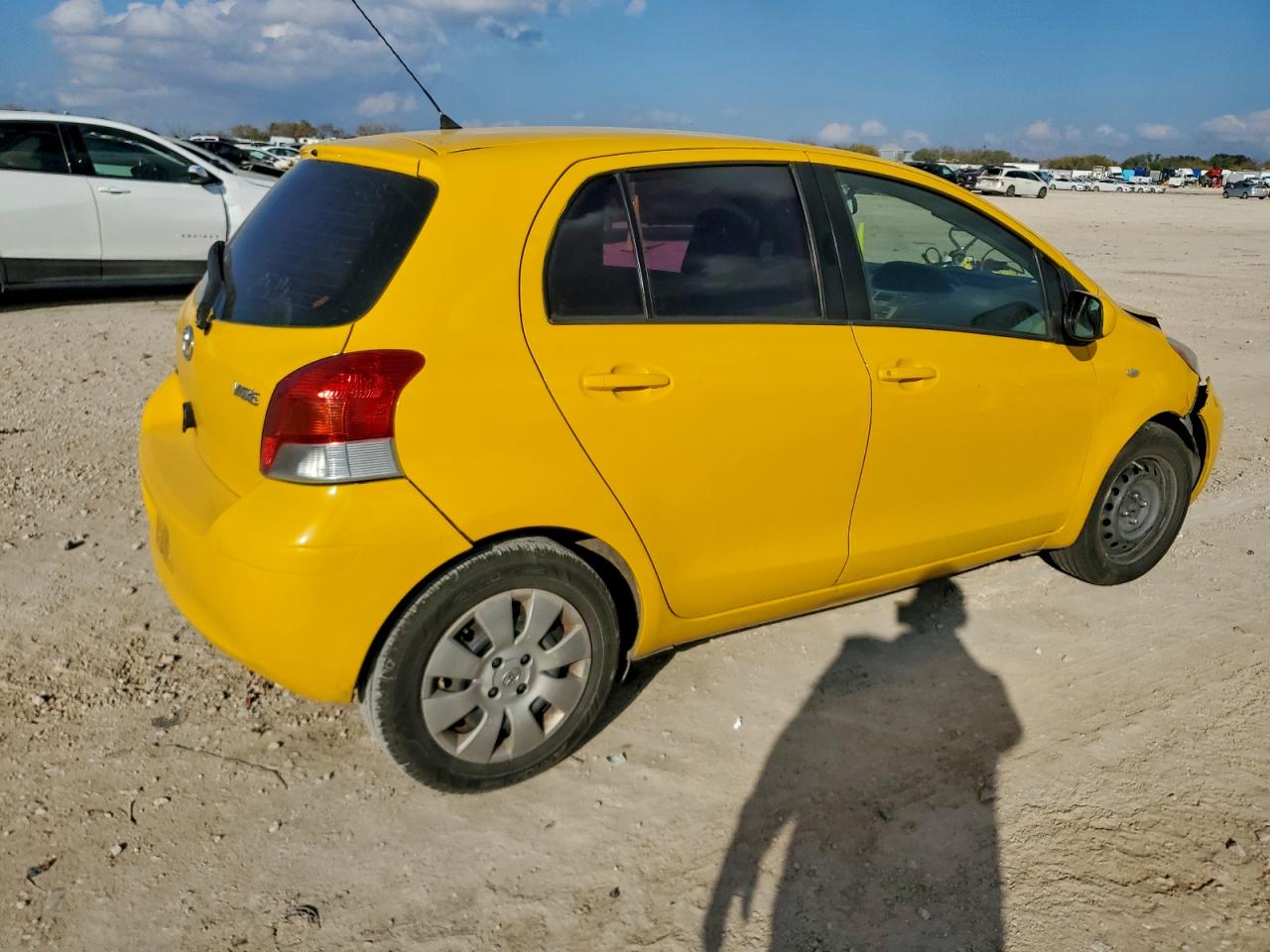 2009 TOYOTA YARIS photo 3