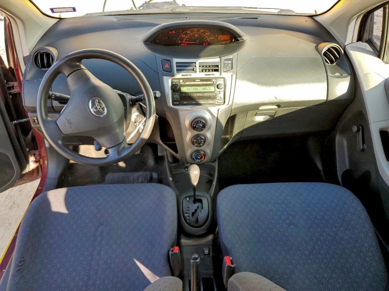 2009 TOYOTA YARIS photo 8