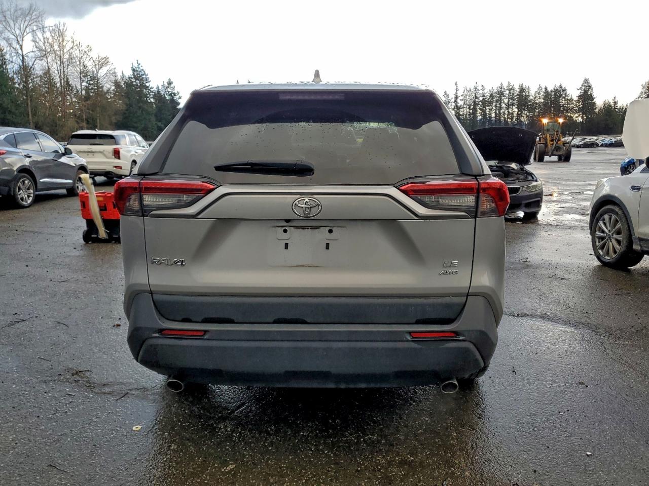 2022 TOYOTA RAV4 LE photo 11