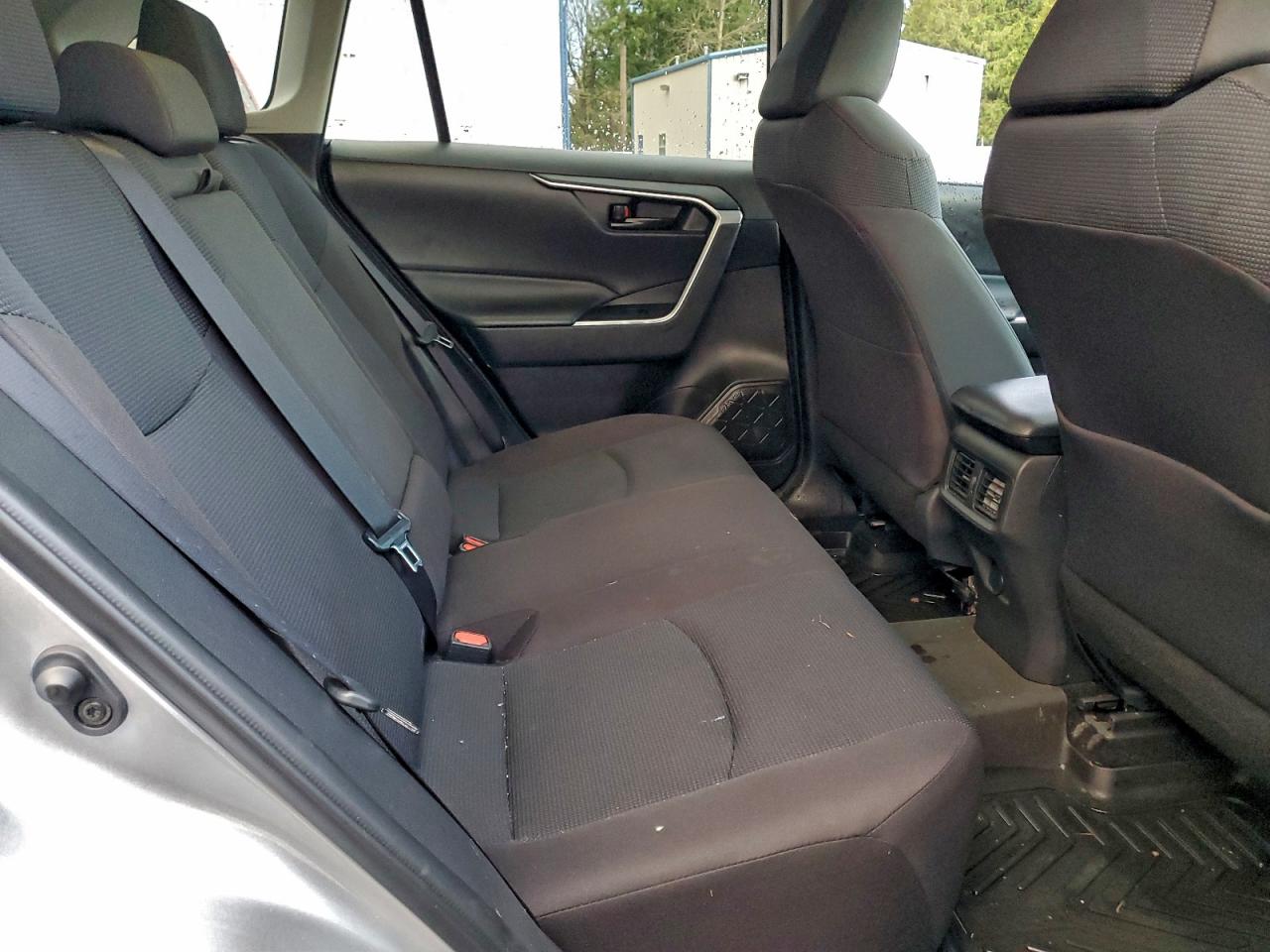 2022 TOYOTA RAV4 LE photo 21