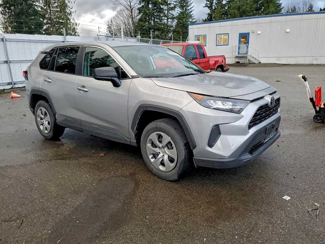 2022 TOYOTA RAV4 LE photo 7