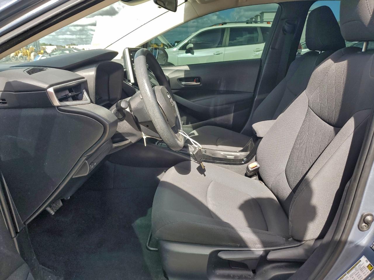 2020 TOYOTA COROLLA LE photo 7