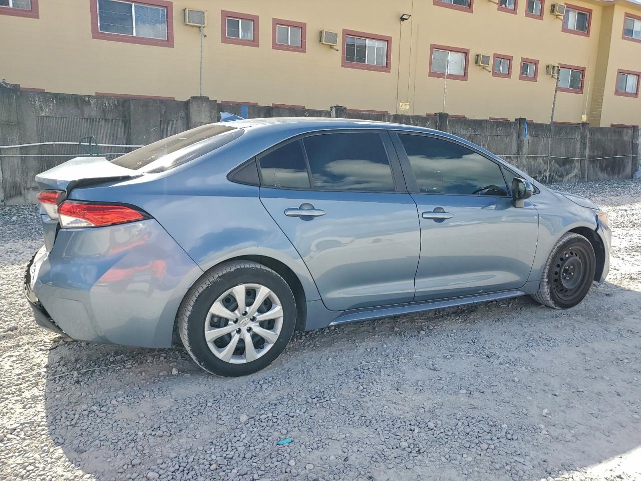 2020 TOYOTA COROLLA LE photo 3