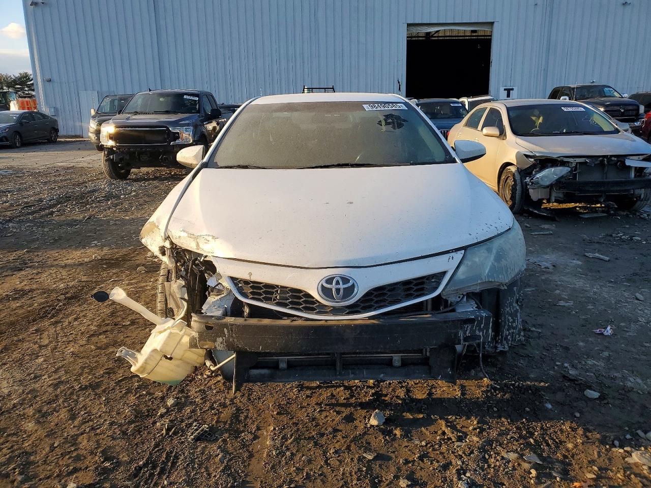 2013 TOYOTA CAMRY L photo 5