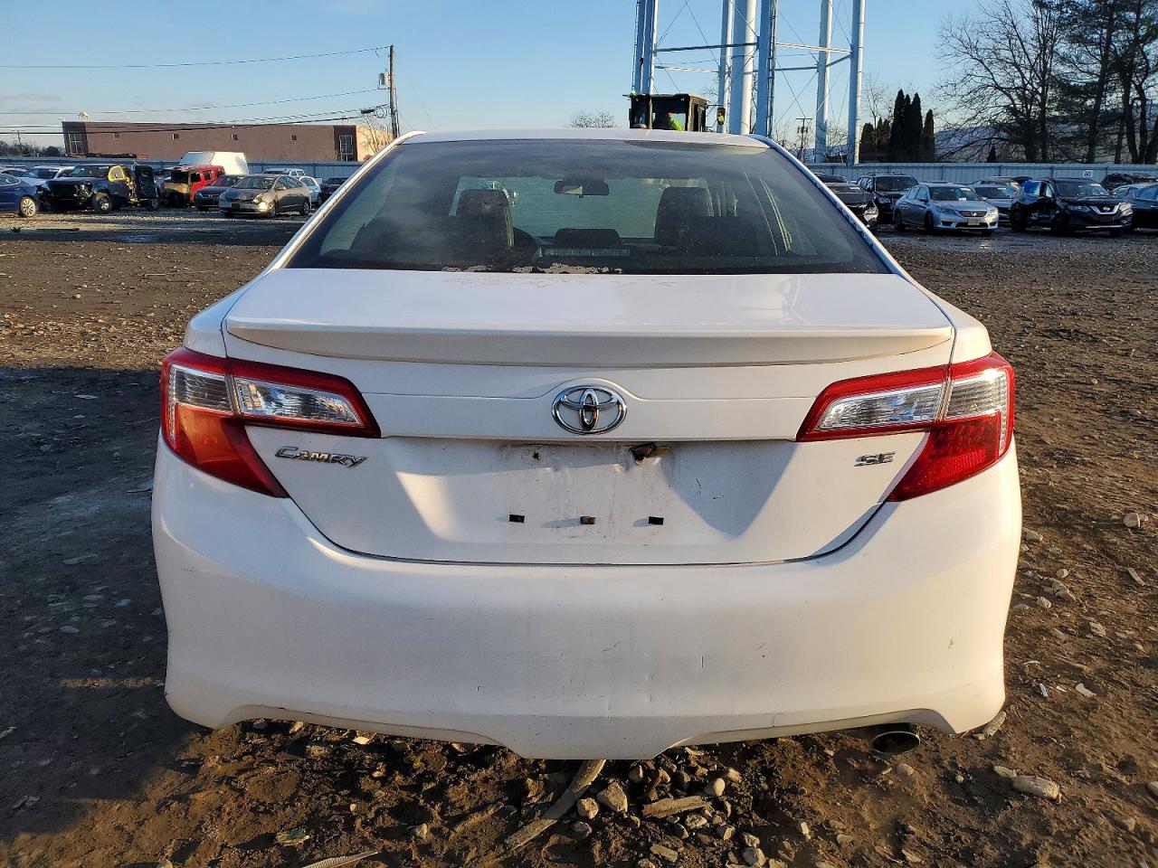 2013 TOYOTA CAMRY L photo 6
