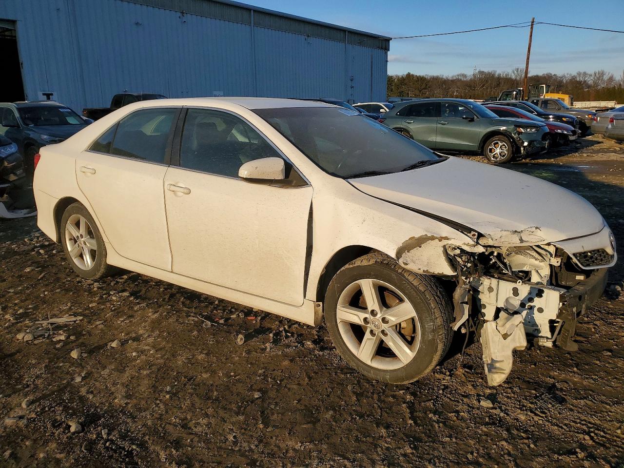 2013 TOYOTA CAMRY L photo 4