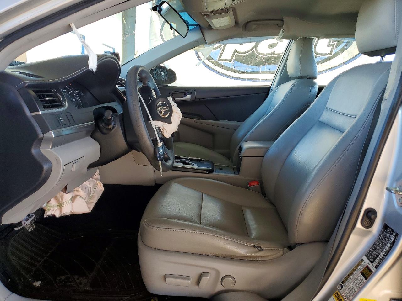 2014 TOYOTA CAMRY L photo 7