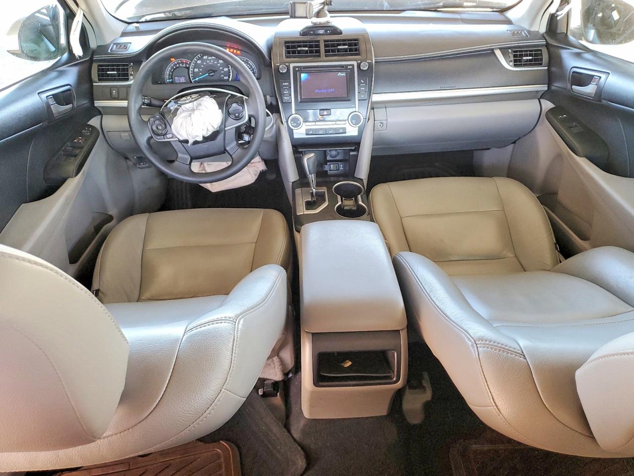 2014 TOYOTA CAMRY L photo 8