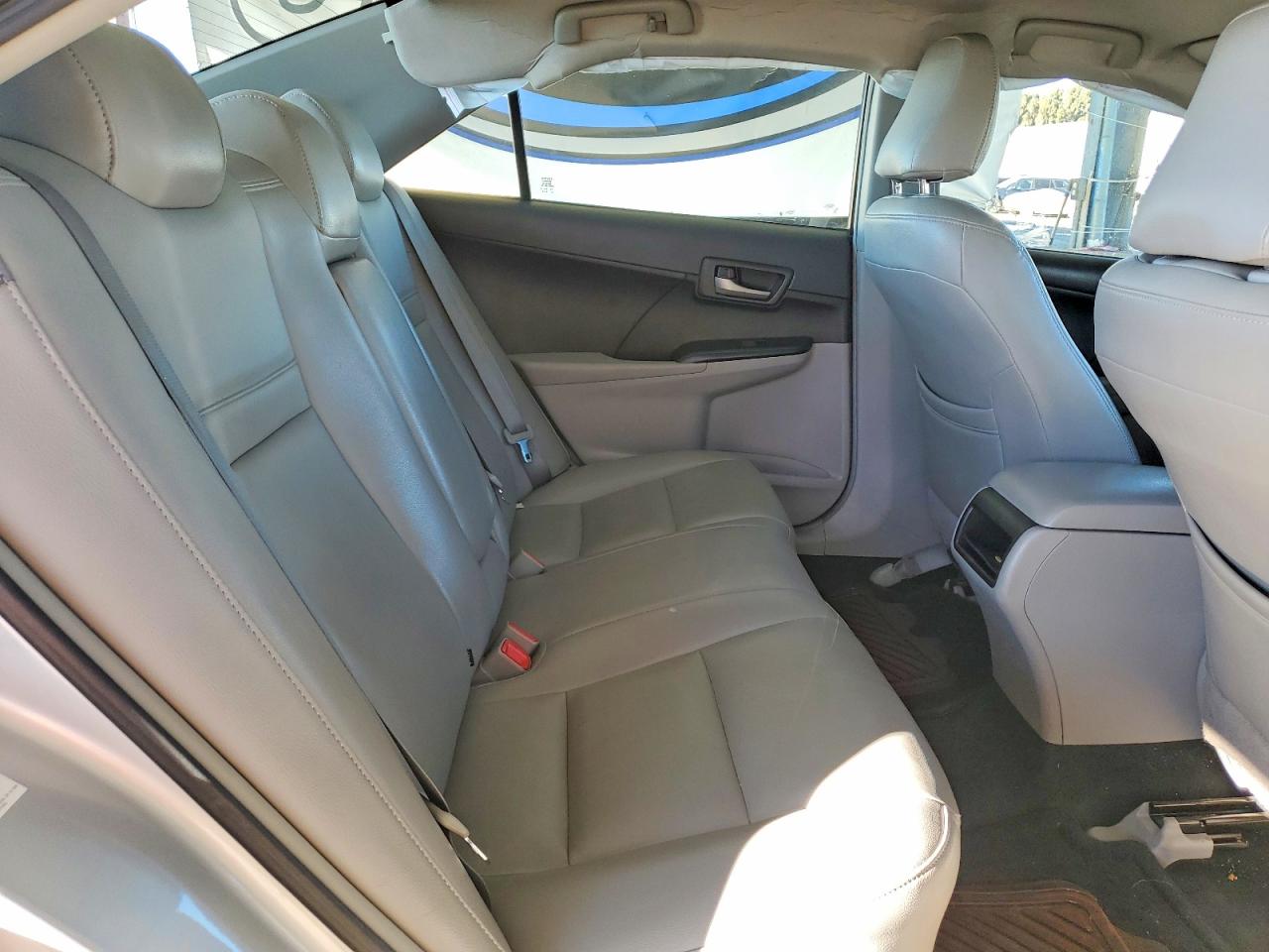 2014 TOYOTA CAMRY L photo 10