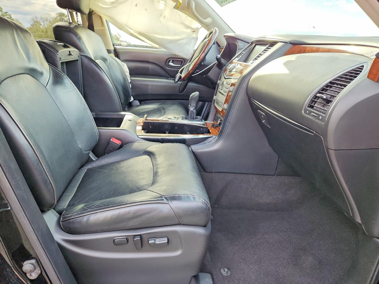 2019 INFINITI QX80 LUXE photo 13