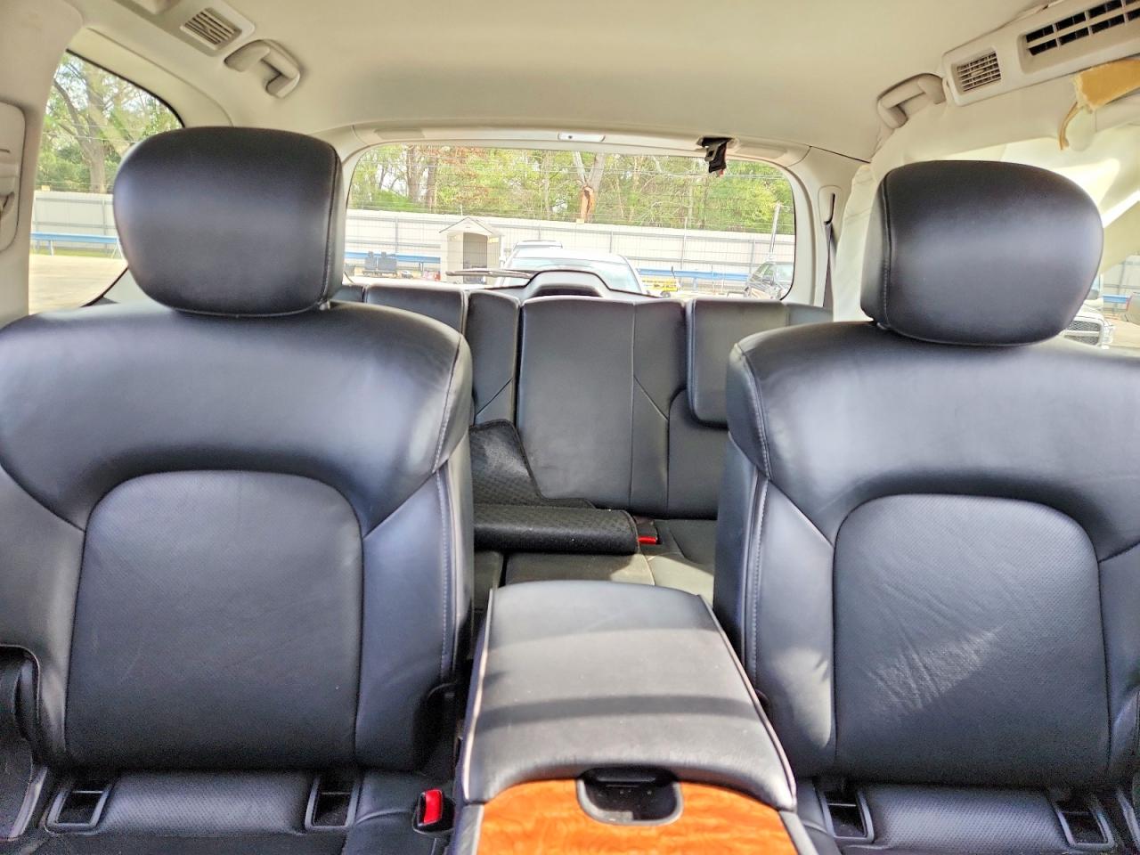 2019 INFINITI QX80 LUXE photo 19