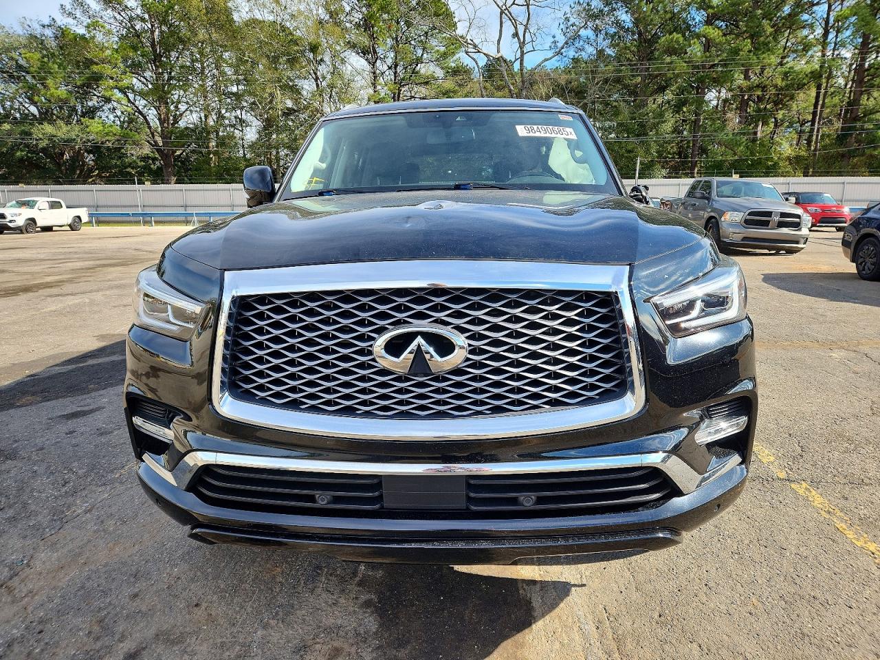 2019 INFINITI QX80 LUXE photo 9