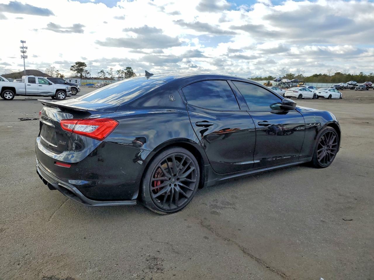 2019 MASERATI GHIBLI S photo 3