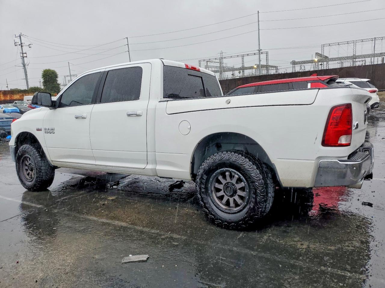 2014 RAM 1500 SLT photo 2