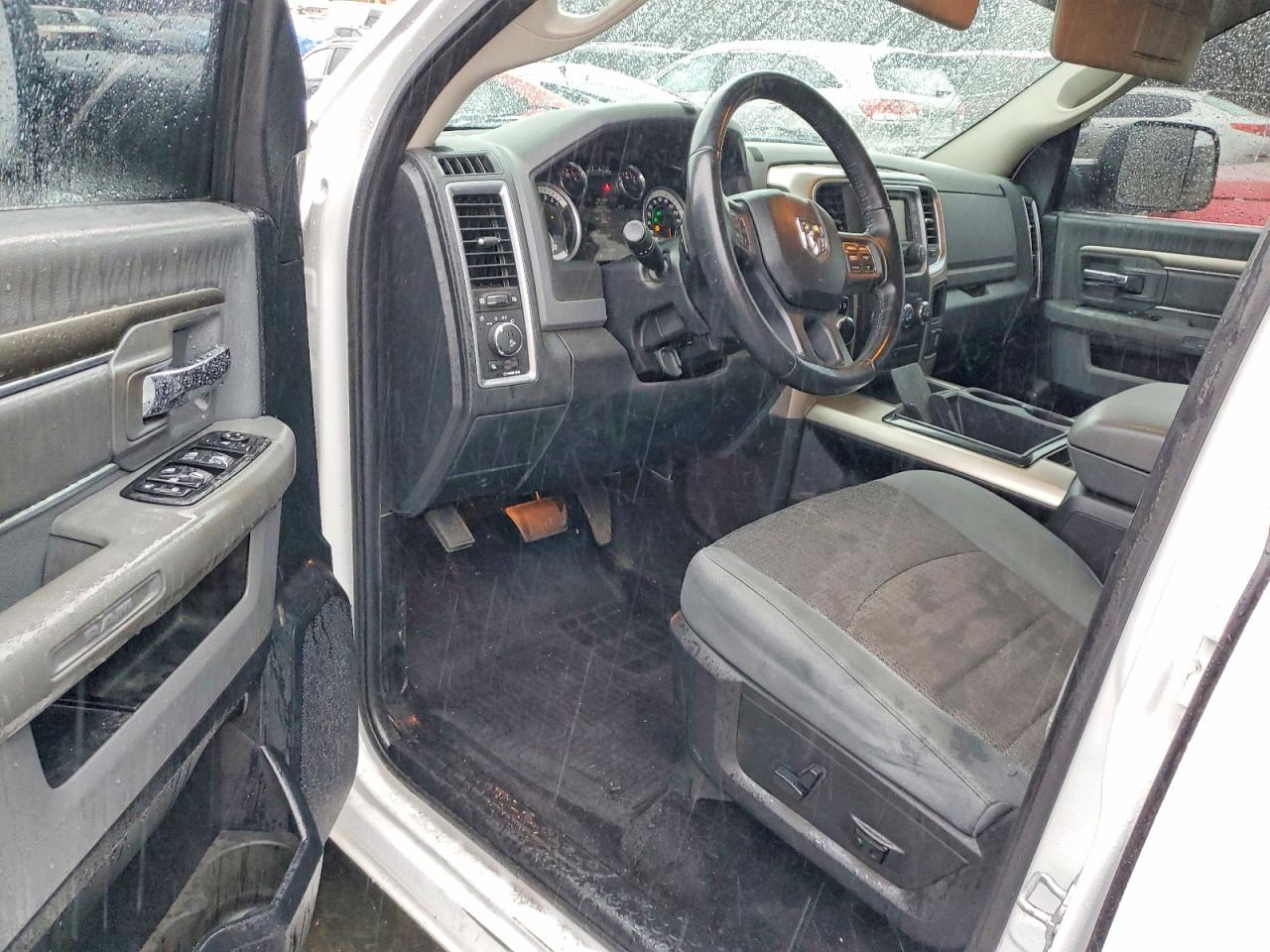 2014 RAM 1500 SLT photo 8