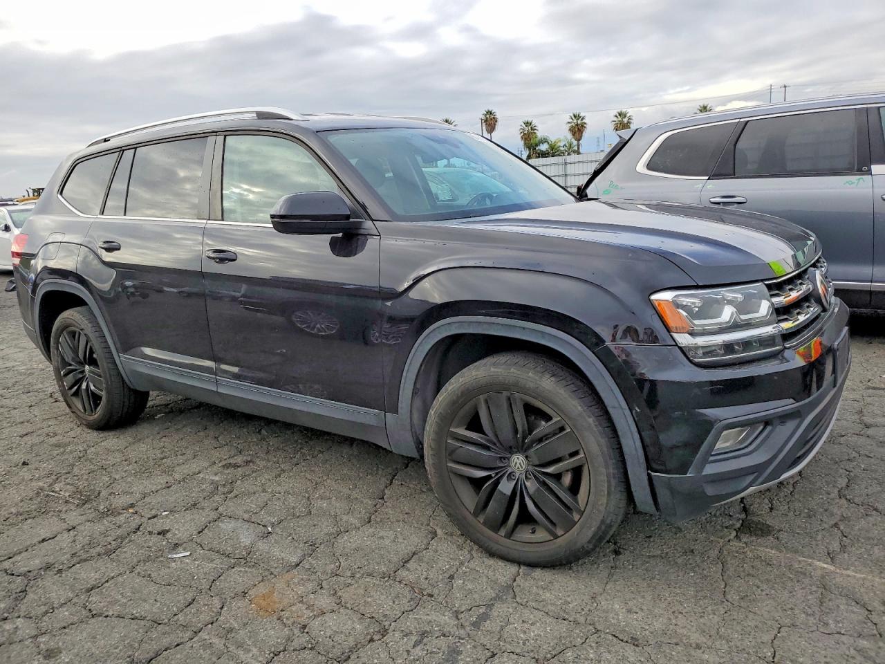 2018 VOLKSWAGEN ATLAS SE photo 4