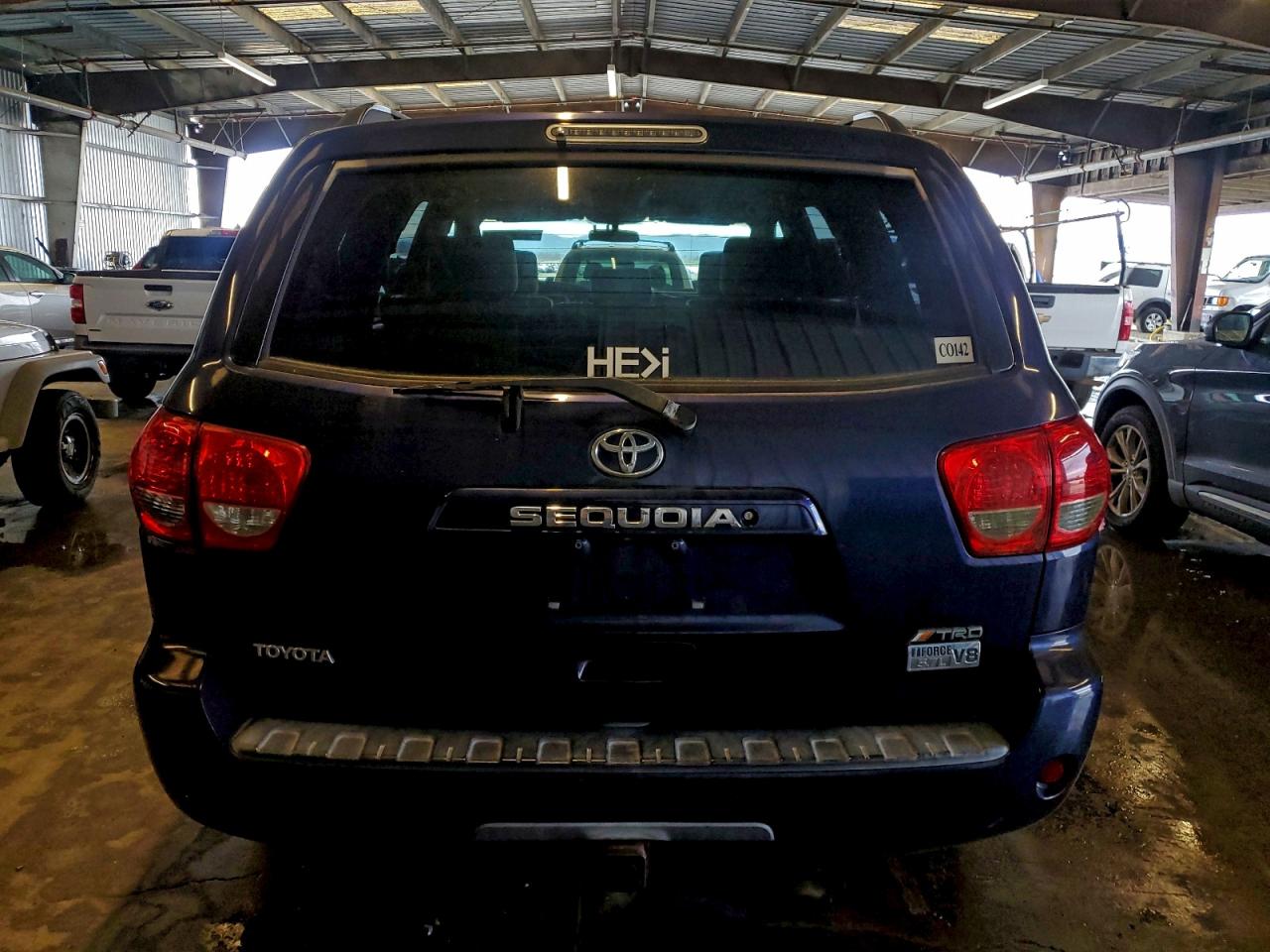 2008 TOYOTA SEQUOIA SR5 photo 6