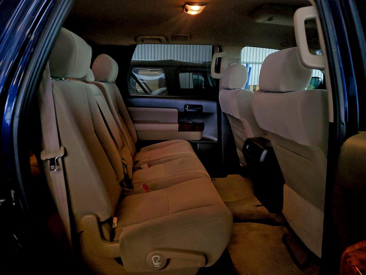 2008 TOYOTA SEQUOIA SR5 photo 11
