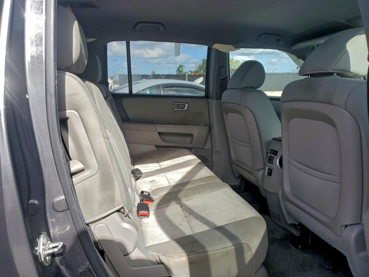 2012 HONDA PILOT LX photo 21