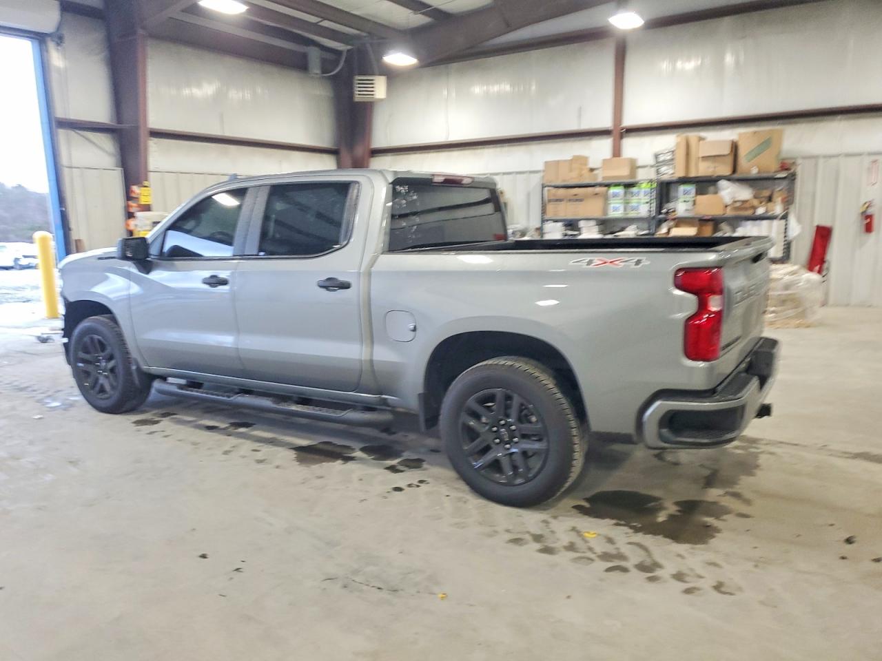 2025 CHEVROLET SILVERADO K1500 CUSTOM photo 2
