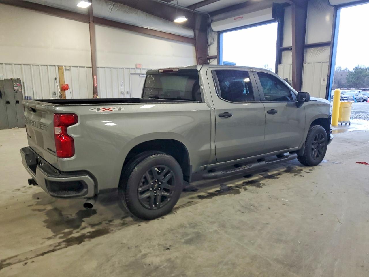 2025 CHEVROLET SILVERADO K1500 CUSTOM photo 3