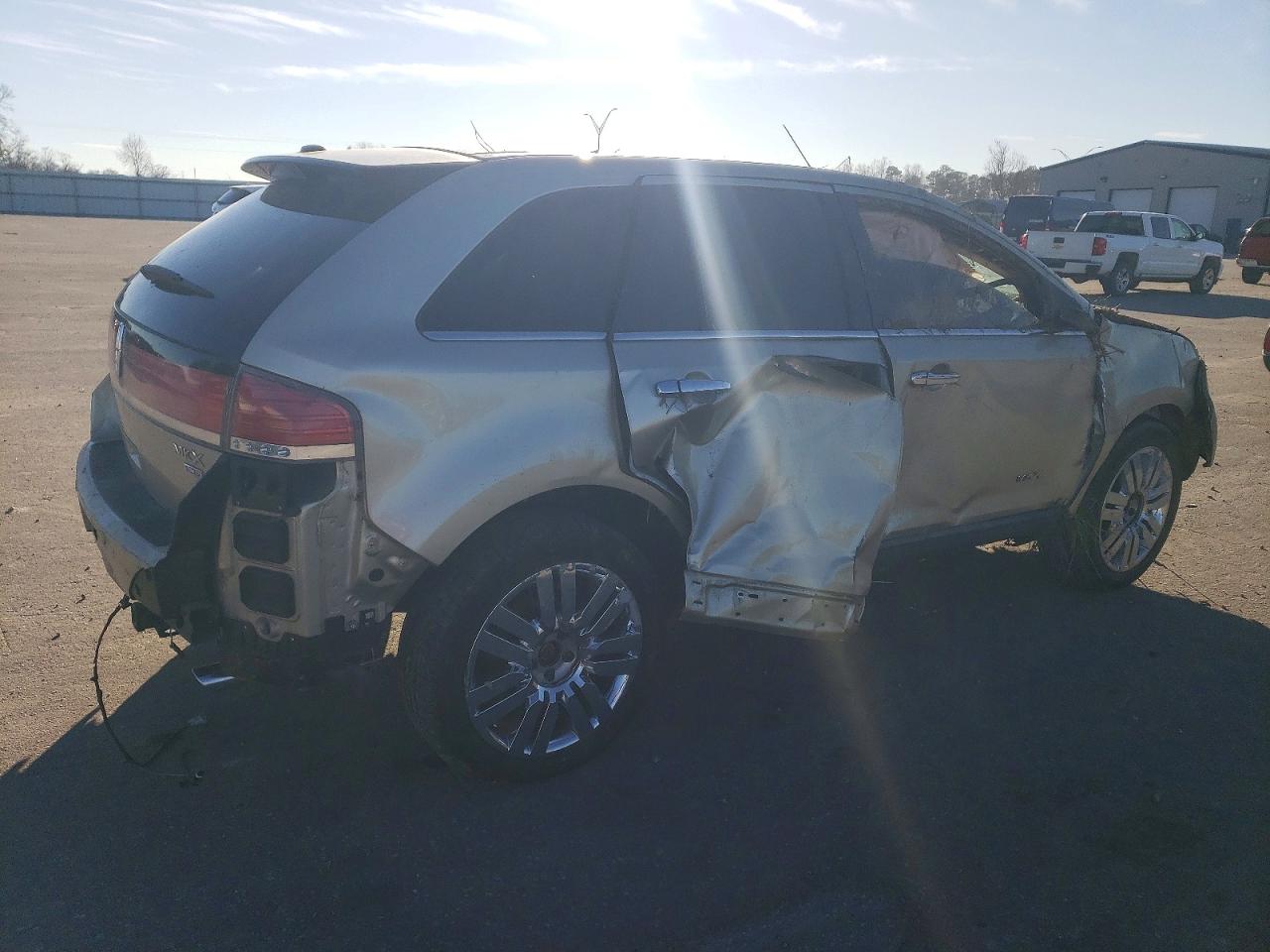 2010 LINCOLN MKX photo 3