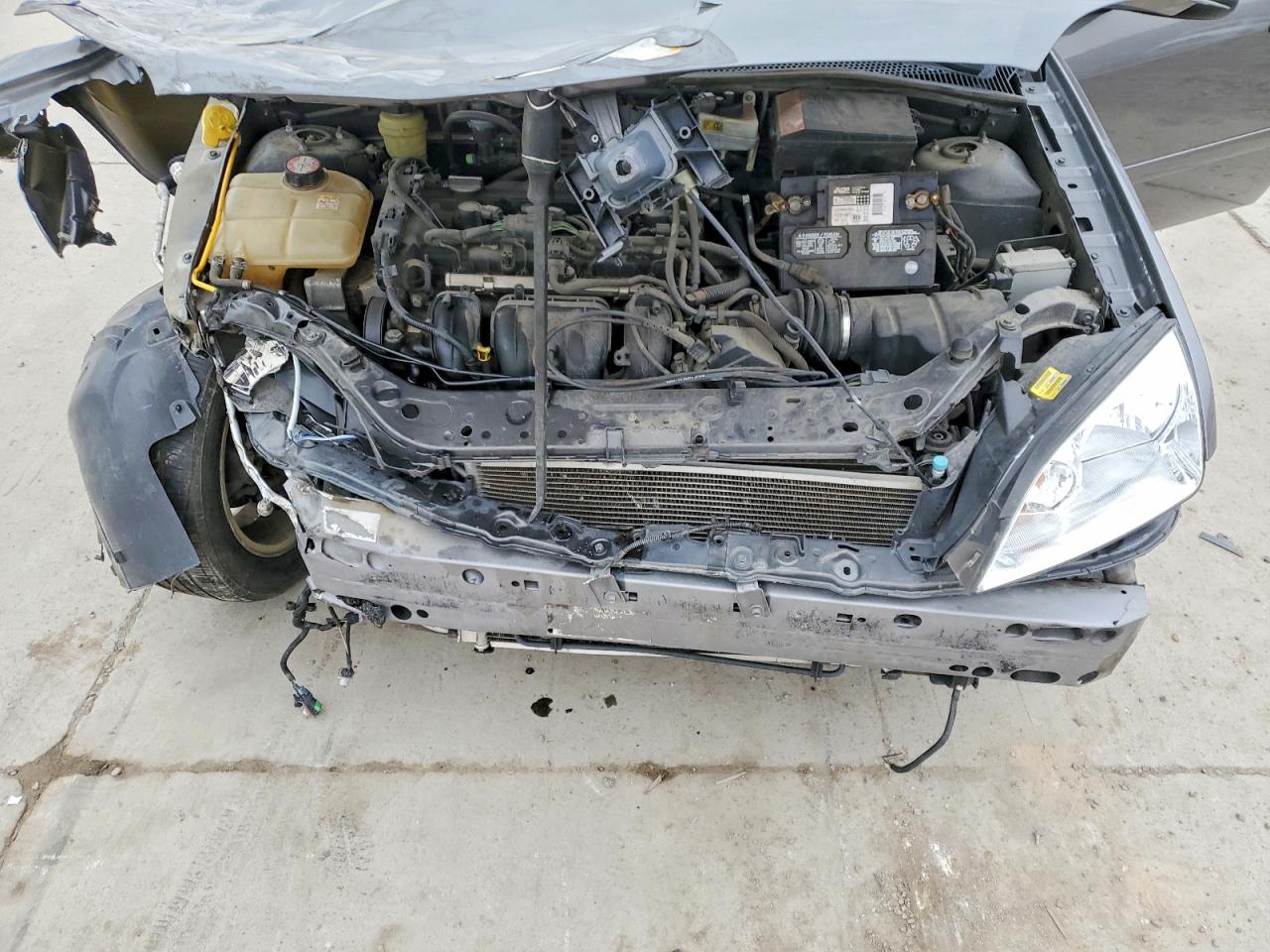 2005 FORD FOCUS ZX4 photo 11