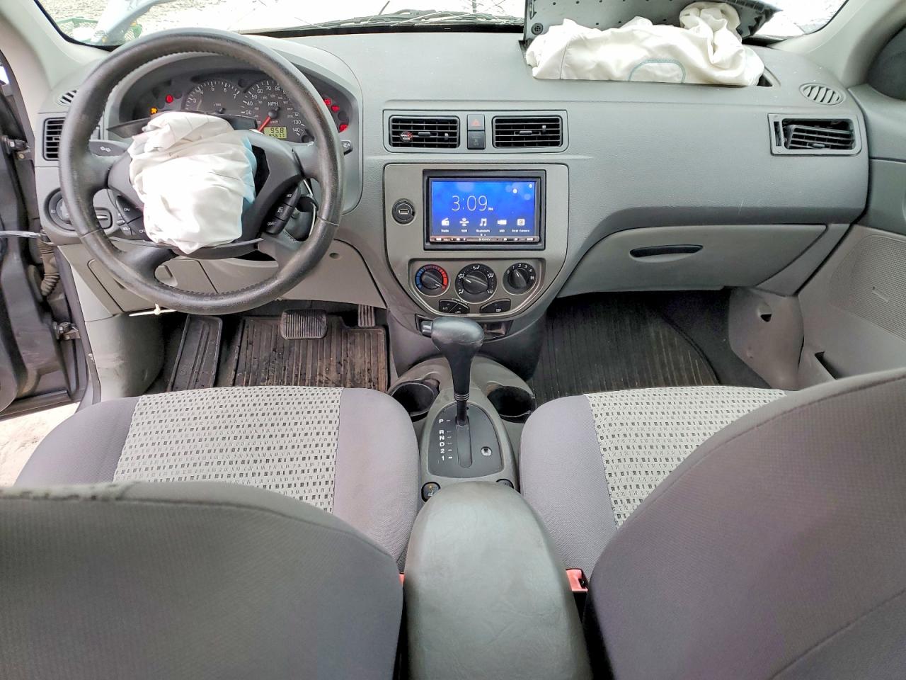 2005 FORD FOCUS ZX4 photo 8