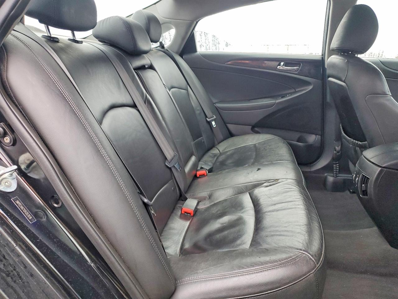 2012 HYUNDAI SONATA SE photo 19
