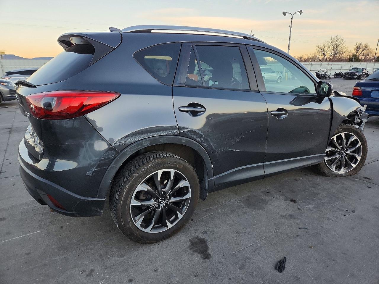 2016 MAZDA CX-5 GT photo 3