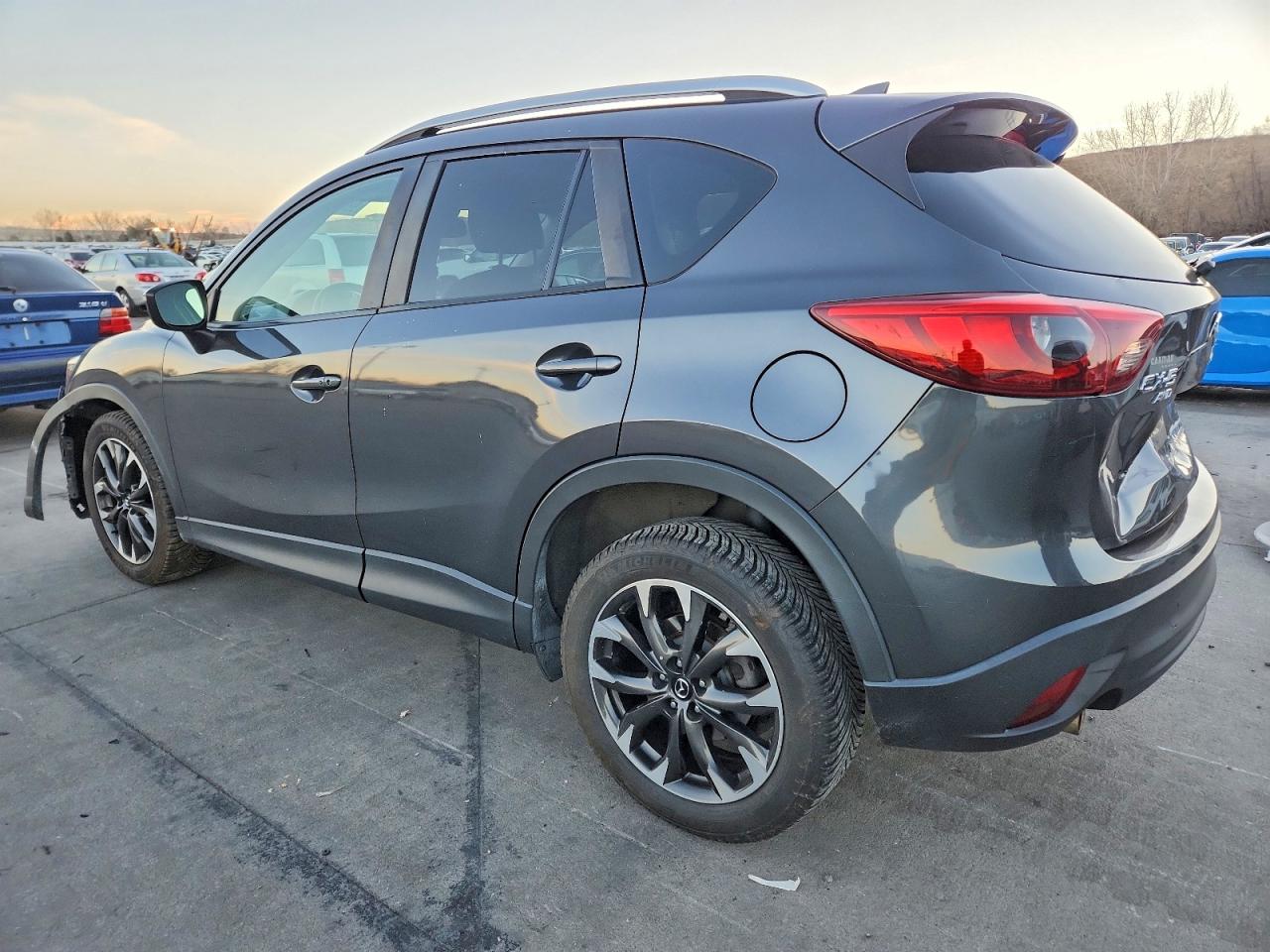 2016 MAZDA CX-5 GT photo 2