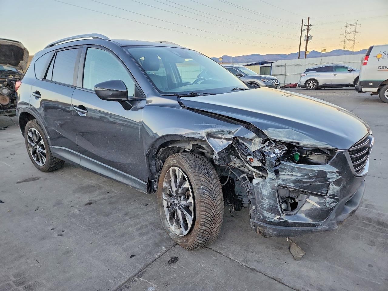 2016 MAZDA CX-5 GT photo 4