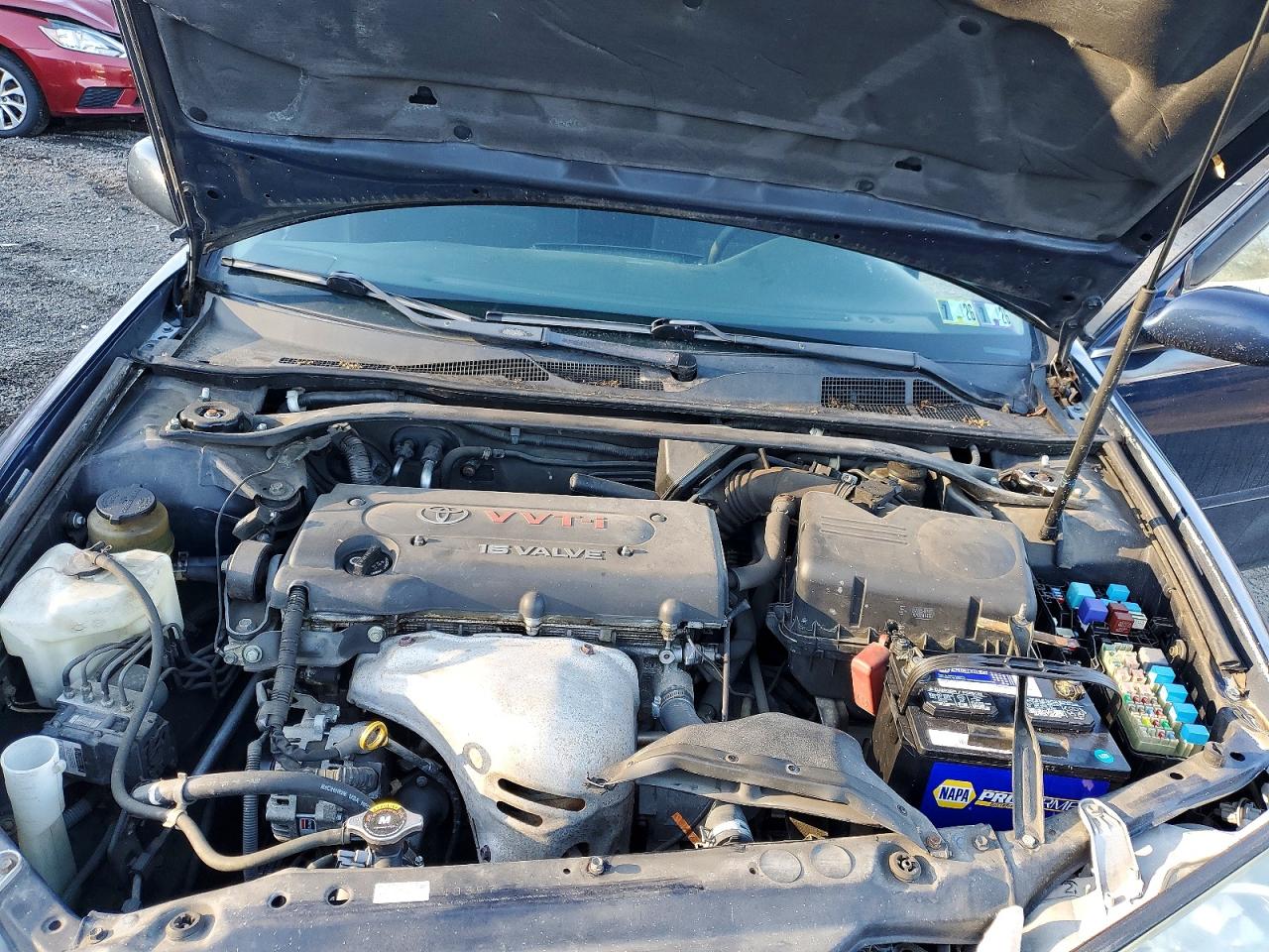 2004 TOYOTA CAMRY LE photo 11