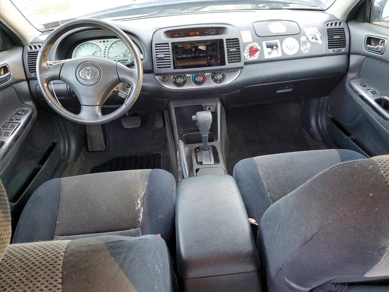 2004 TOYOTA CAMRY LE photo 8