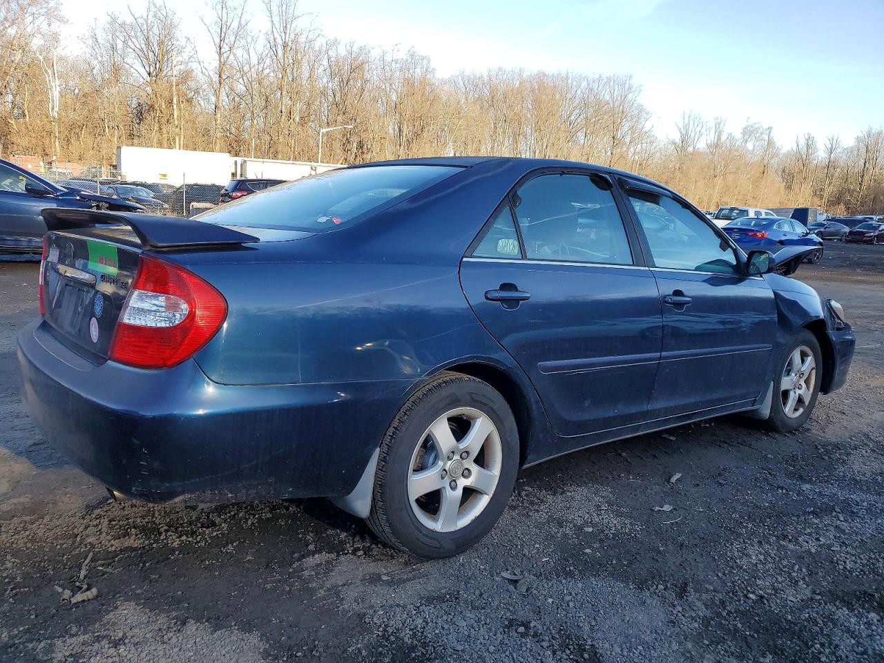 2004 TOYOTA CAMRY LE photo 3
