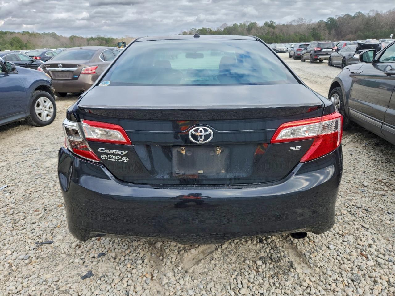 2013 TOYOTA CAMRY L photo 6