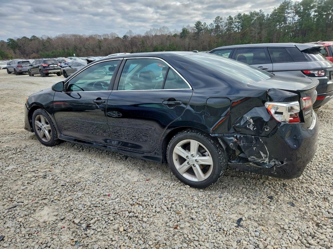 2013 TOYOTA CAMRY L photo 2