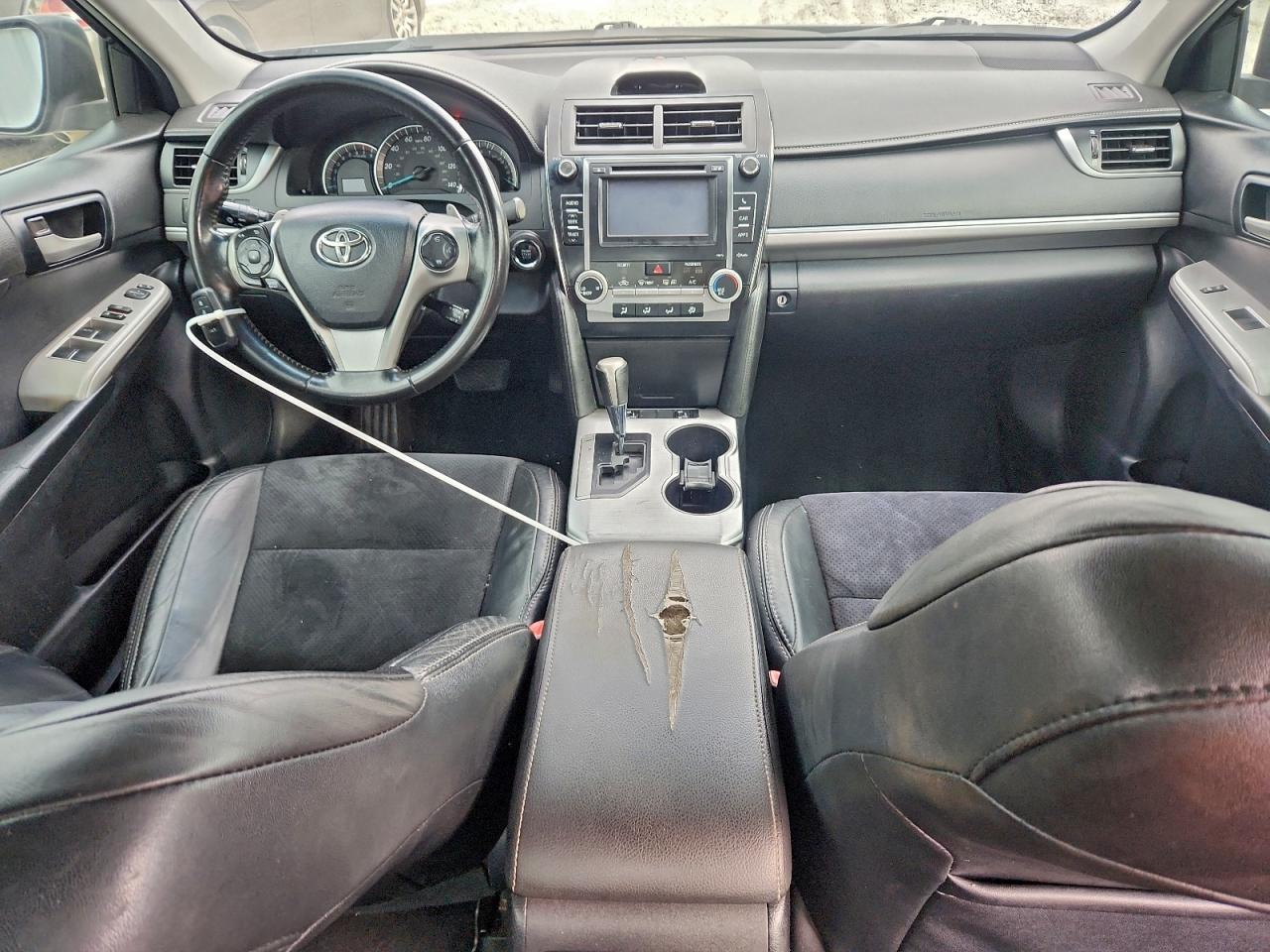 2013 TOYOTA CAMRY L photo 8