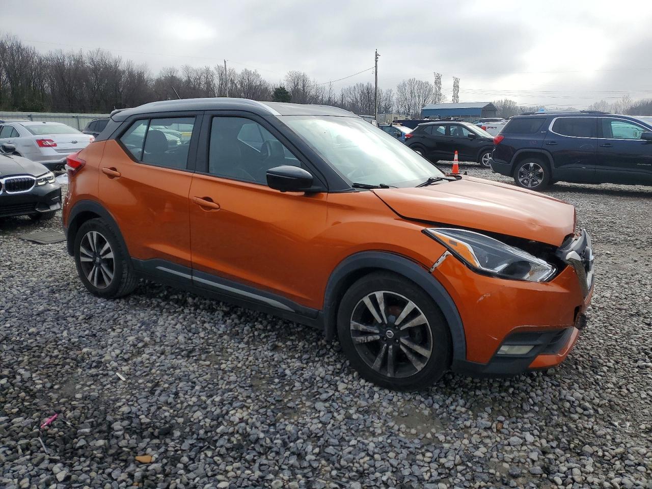 2020 NISSAN KICKS SR photo 4
