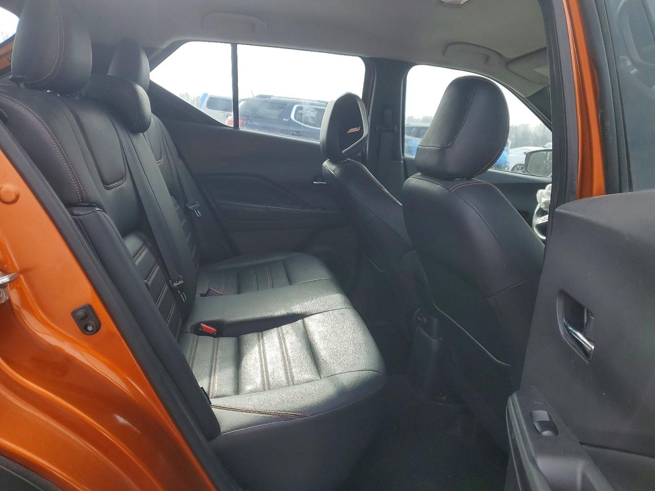 2020 NISSAN KICKS SR photo 10