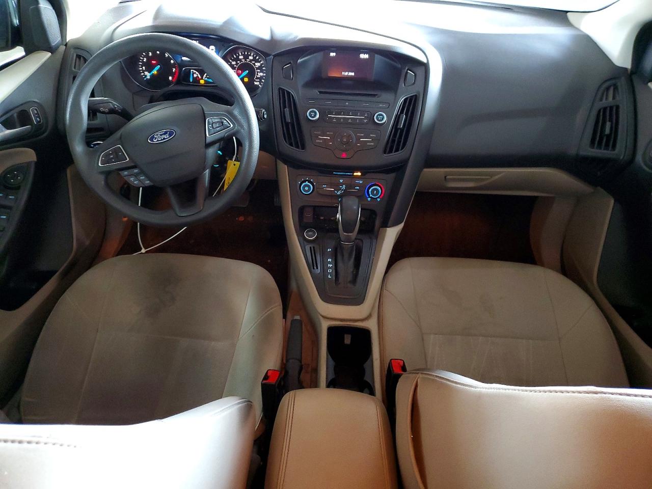 2017 FORD FOCUS SE photo 15