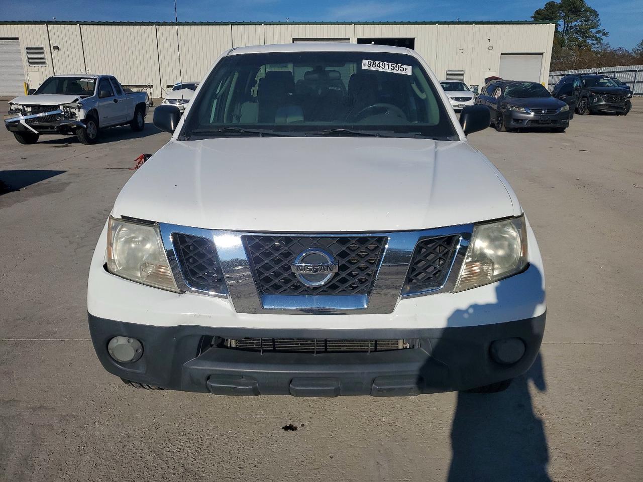2011 NISSAN FRONTIER S photo 5
